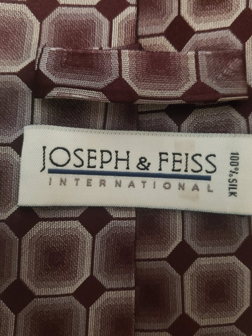 Neck tie - Picture 2 of 3